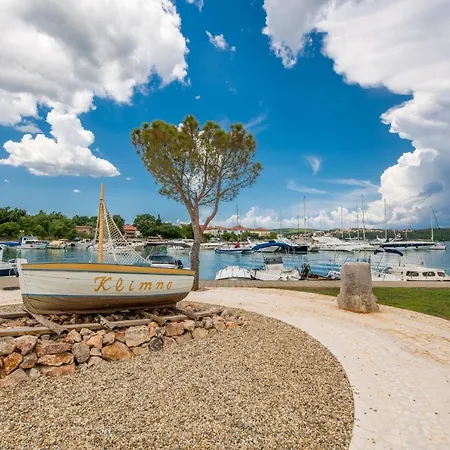 Appartamento Kamenar 2 *