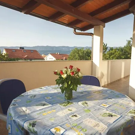 Appartamento Kamenar 2 *